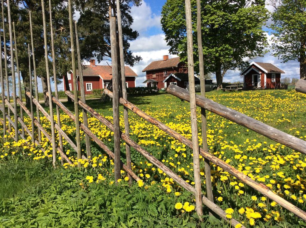 Skyberga Torp Kumla Villa Exterior photo